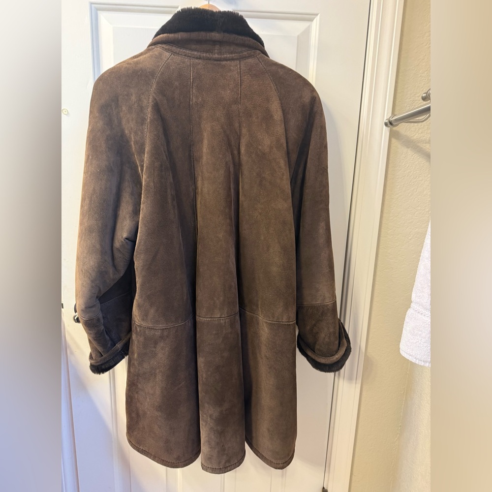 Women's Brown Shearling Coat- genuine suede. - Picture 3 of 4